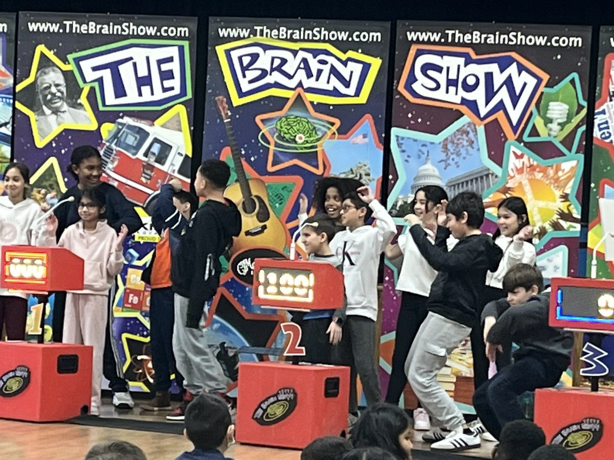 MrsMWright21's tweet image. Thank you PTO! Grade 5 had a blast! @ORHEagles21 @MrsWeiner21 #makingitfun #wehelpchildren