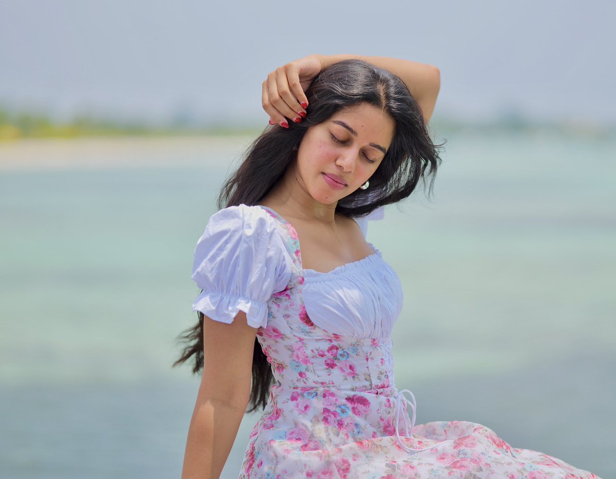 actress_mirror's tweet photo. Paradise 💜🏖️ isn't it 😍
#MirnaliniRavi #ActressMirror https://t.co/rAXRZRMirU