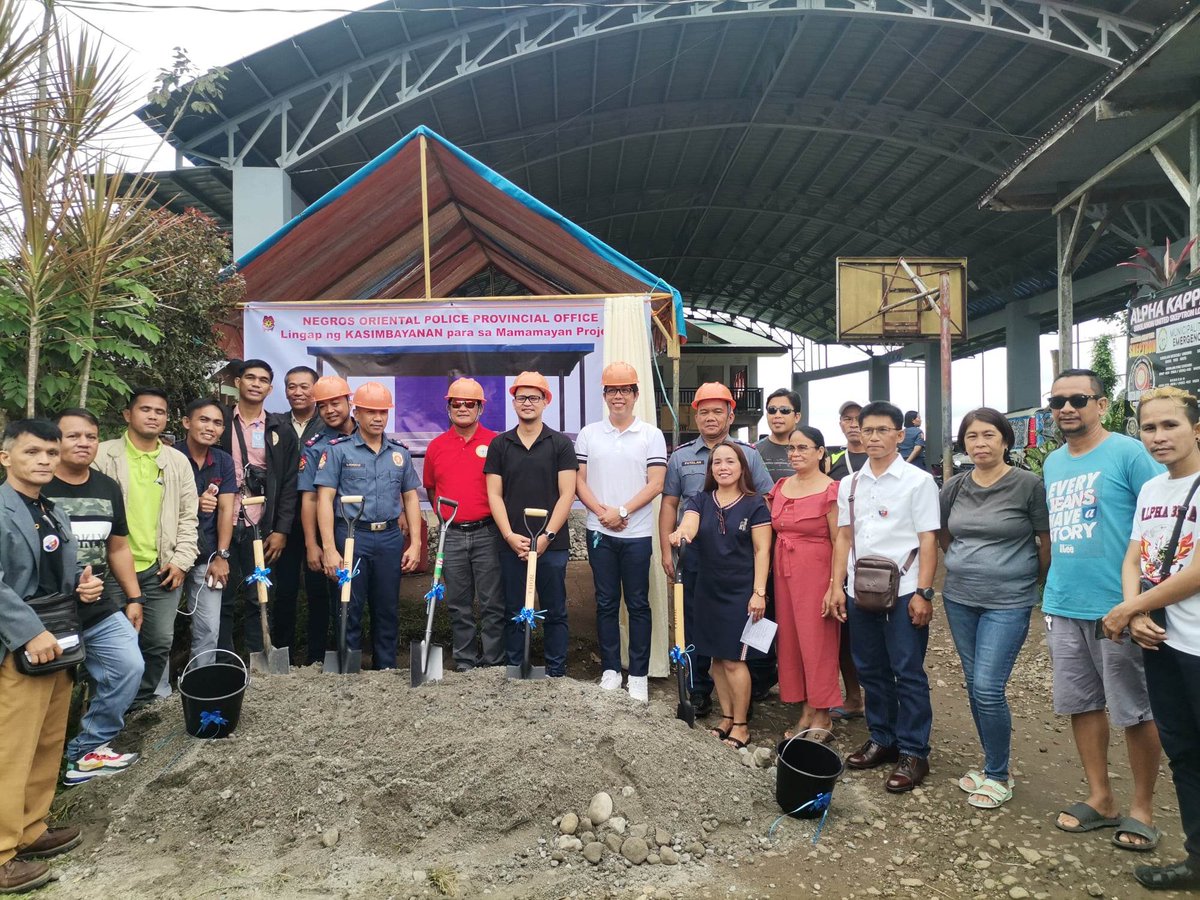 SibulanMPS's tweet photo. GROUND BREAKING OF PROBINSYANIHAN FOR THE LINGAP NG KASIMBAYANAN PARA MAMAMAYAN PROJECT https://t.co/SpIjPrR0a3
