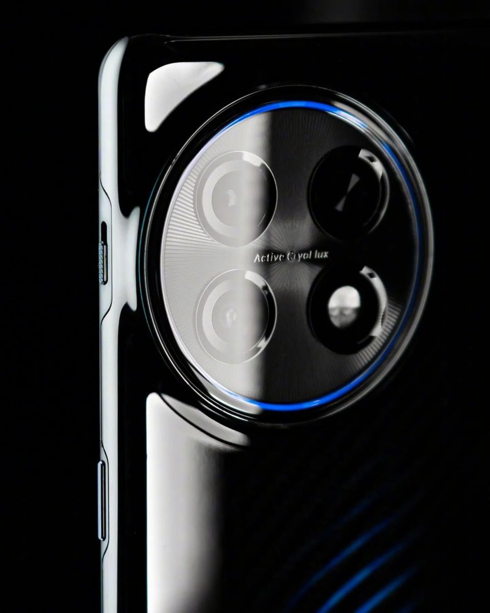 TechScoreNY's tweet photo. She's BEAUTIFUL! ๐๐
#oneplusconcept #oneplus https://t.co/Powq7AKjch