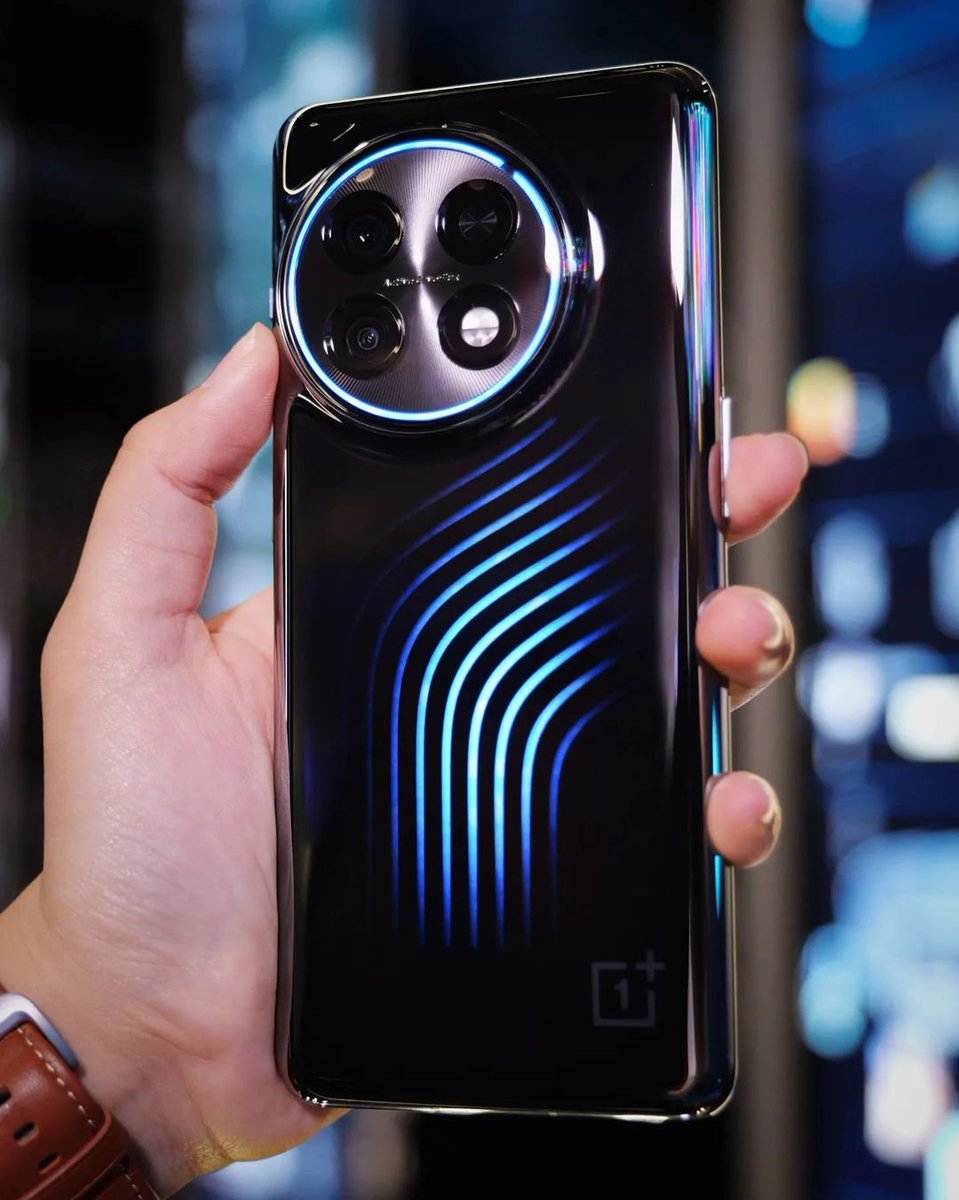 TechScoreNY's tweet photo. She's BEAUTIFUL! ๐๐
#oneplusconcept #oneplus https://t.co/Powq7AKjch