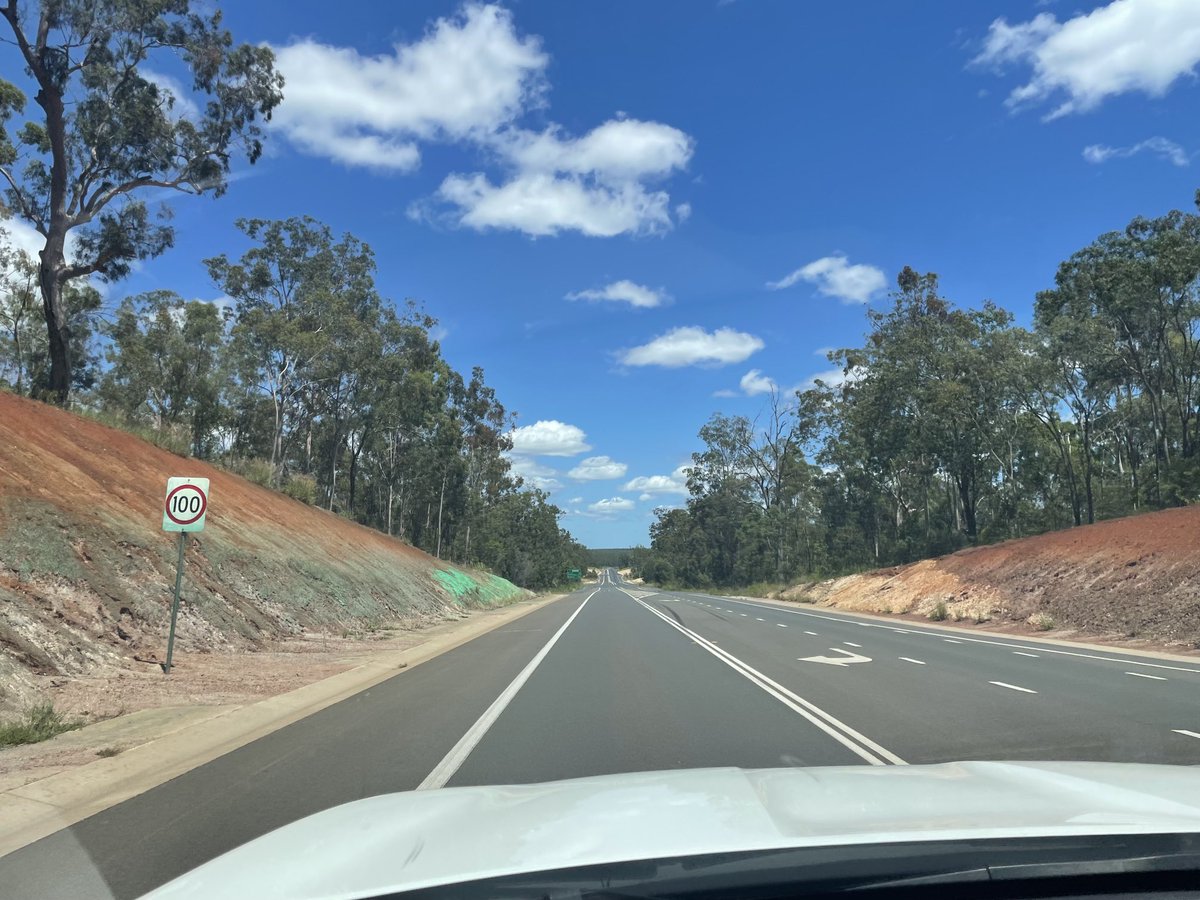 MarkBaileyMP's tweet photo. So many Bruce Highway upgrades underway between Hervey Bay and Isis Highway turnoff to Bundy under the @AnnastaciaMP Palaszczuk Labor Government - great to see four of the 45 Bruce highway upgrades underway right now between Cairns and SEQ today 😊👍 #safer #regionalQld https://t.co/XQPuTcZ2L7