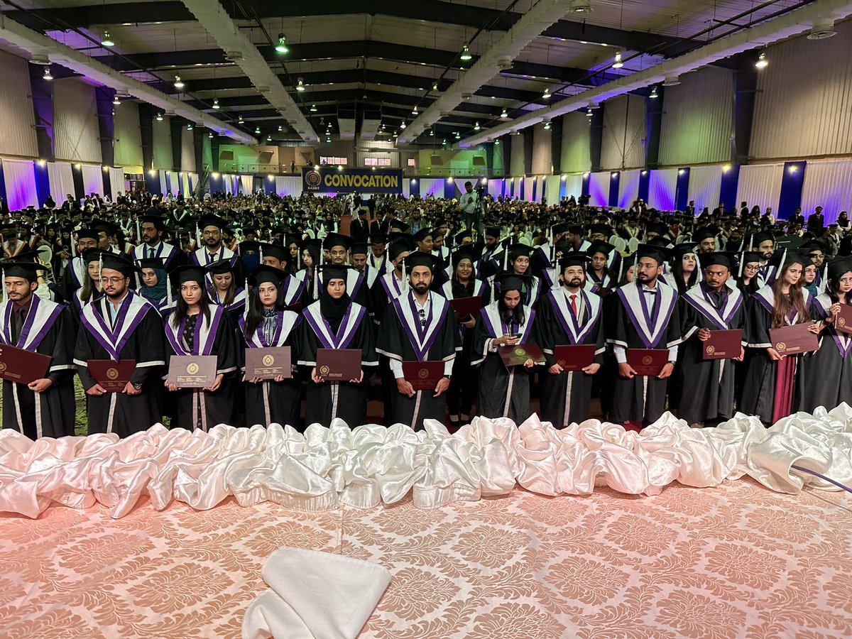 humzatabani's tweet photo. "𝐊𝐚𝐬𝐛𝐢𝐭 𝟏𝟏𝐭𝐡 𝐂𝐨𝐧𝐯𝐨𝐜𝐚𝐭𝐢𝐨𝐧"
Attended as Guest of Honour &amp; Speaker. Ceremony was attended by hundreds of graduates from Chief Guest Governor Sindh Mr. Kamran Tessori.

#Kasbit #Kasbians #Convocation #Ceremony #Event #ForYou #Karachi #Gradutates @KamranTessoriPk https://t.co/MhM14EYa8L