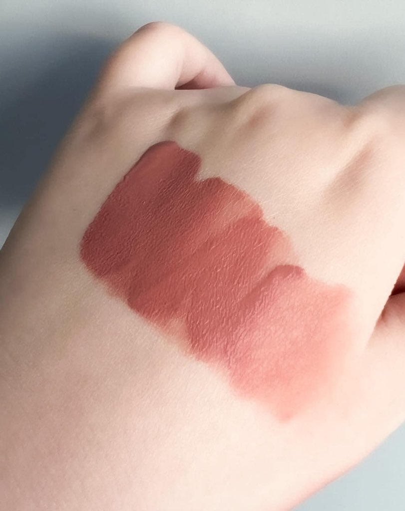ezzahnor's tweet photo. My current favourite shade of lipstick is this gorgeous colour.

I mean, LOOK 😍

Brand: Maybelline
Code: Seductress 65 https://t.co/s28gM5ybBA