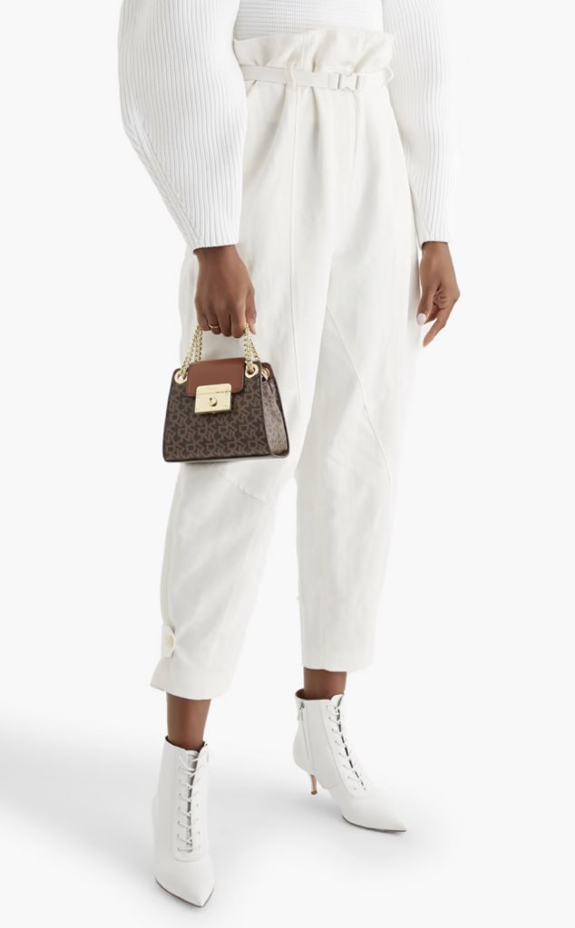 brandsofmia's tweet photo. طلبية من موقع #theoutnet #اوتنت الامريكي 

شنطة #دكني #dkny 👜
(شحن غير مباشر) https://t.co/C76fHZOApK
