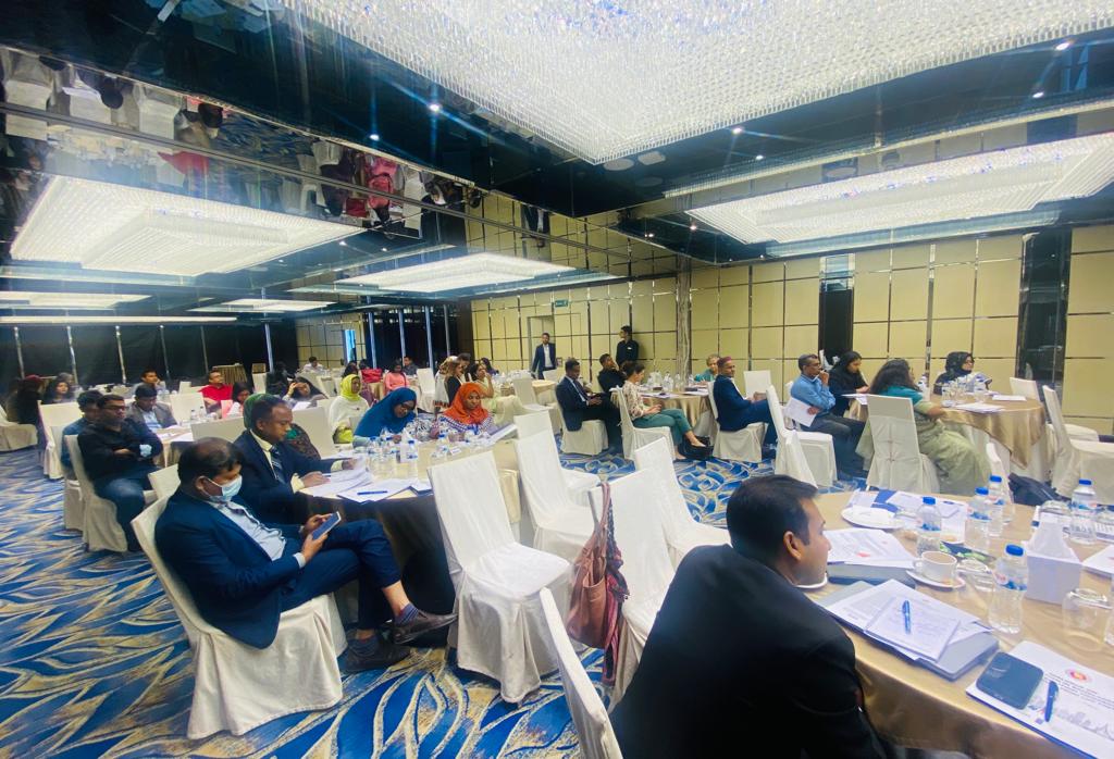 Post LDC graduation period is always challenging. With ongoing global economic crisis  complicated by Rohingya crisis & climate change vulnerabilities, BD must invest in ensuring high remittance flow. The aspiration is high, but all need to work together @IOM
 @UNDP_BD #SwissinBD