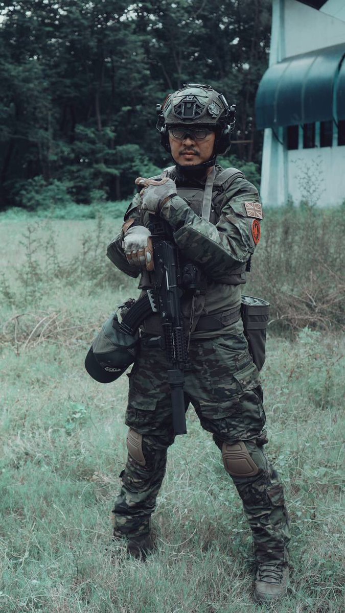 I really enjoy playing skirmish/ milsim game using @lct_airsoft @lctairsoft_official ZKS - 74UN, its such a great replica! 🔥🔥🔥
.
.
#airsoft #airsofter #fakegun #skirmish #milsim #airsoftinternational #airsoftindonesia #soldier