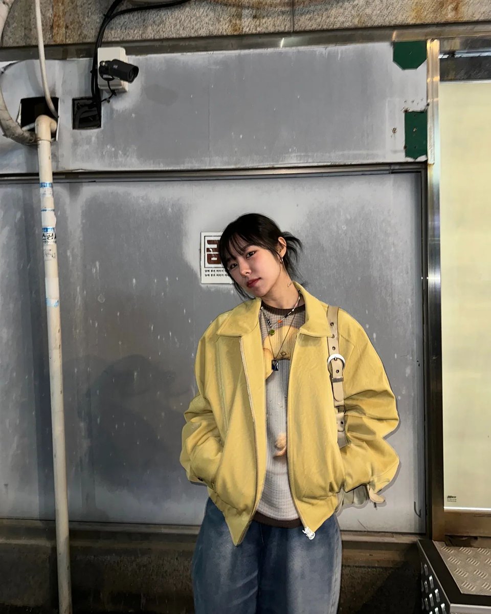 lunaestreIIad0s's tweet image. [whee_inthemood IG]

instagram.com/p/CpMbFJqvtcN/…

#MAMAMOO #WHEEIN
#마마무 #휘인