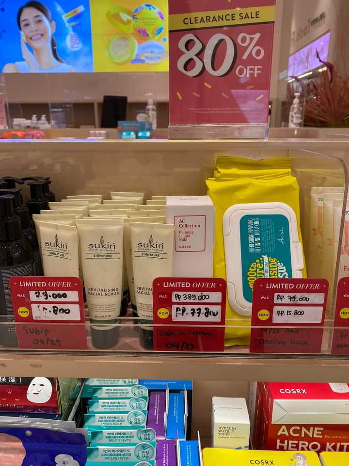 maya_immanuela's tweet photo. Selamat siang warga twitter, mau tanya dong
Ini di toko mana ya di jakarta?
Di mall mana?
Kalo ada yg tau kabarin ya~
Karna aku mau kesitu tapi ga tau ini dimana, soalnya ada promo jadi mau kesana.
Plissss info kan ke saya 🙏🏻🙏🏻 https://t.co/ABGY9qXUmL