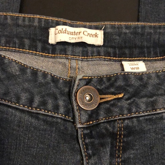 FASHIONISTA1409's tweet photo. So good I had to share! Check out all the items I'm loving on @Poshmarkapp from @durba_chatter #poshmark #fashion #style #shopmycloset #coldwatercreek #kyikyi #calvinklein: https://t.co/ATCAzqdWDx https://t.co/l43wr9edzN
