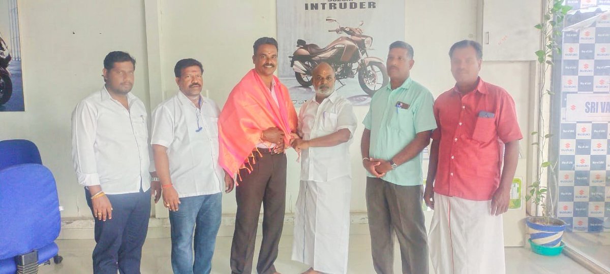 VATKBJP's tweet photo. 28/02/23 விழுப்புரம் தெற்கு மாவட்டம் திருக்கோவிலூர் நகரம் அஞ்சுகம் தங்கம் அவர்கள் மாவட்ட தலைவர் கலிவரதன் முன்னிலையில் பாஜகவில் இணைந்தனர் மற்றும் மாவட்ட மு ராணுவ பிரிவு தலைவர் அப்பர்சுந்தரம் அவர்கள் மரியாதை நிமித்தமாக என்னை சந்தித்தபோது உடன் நகர தலைவர் பத்ரிநாராயணன் ஆகியோர் https://t.co/PNaYH8iuVO