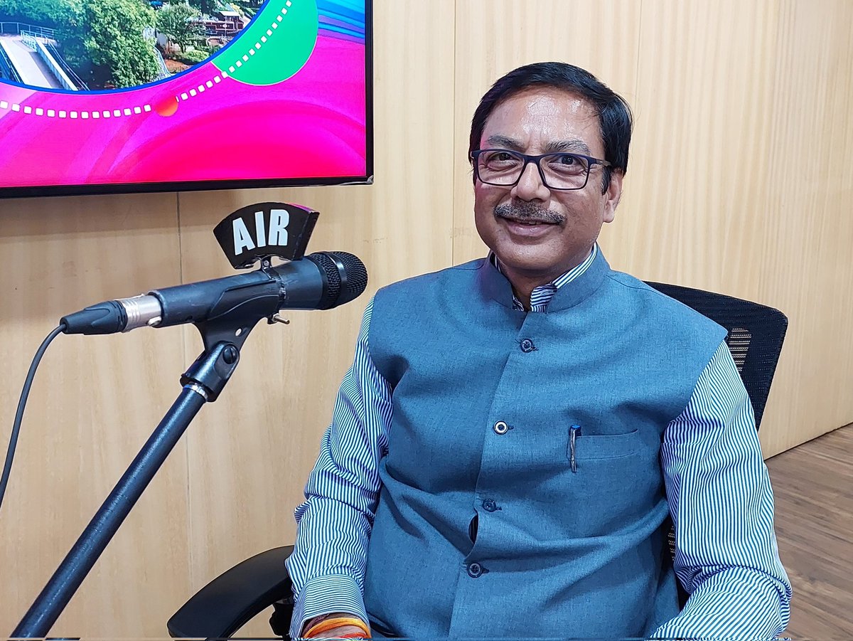 #NationalScienceDay2023 Interview with Sri Arun Kumar Jain, GM @SCRailwayIndia Broadcast today on AIR #Hyderabad MW738 at 2.30pm FM Rainbow 101.9 at 5.30pm Youtube link: youtu.be/Oz0434v3Rlk app link: play.google.com/store/apps/det…