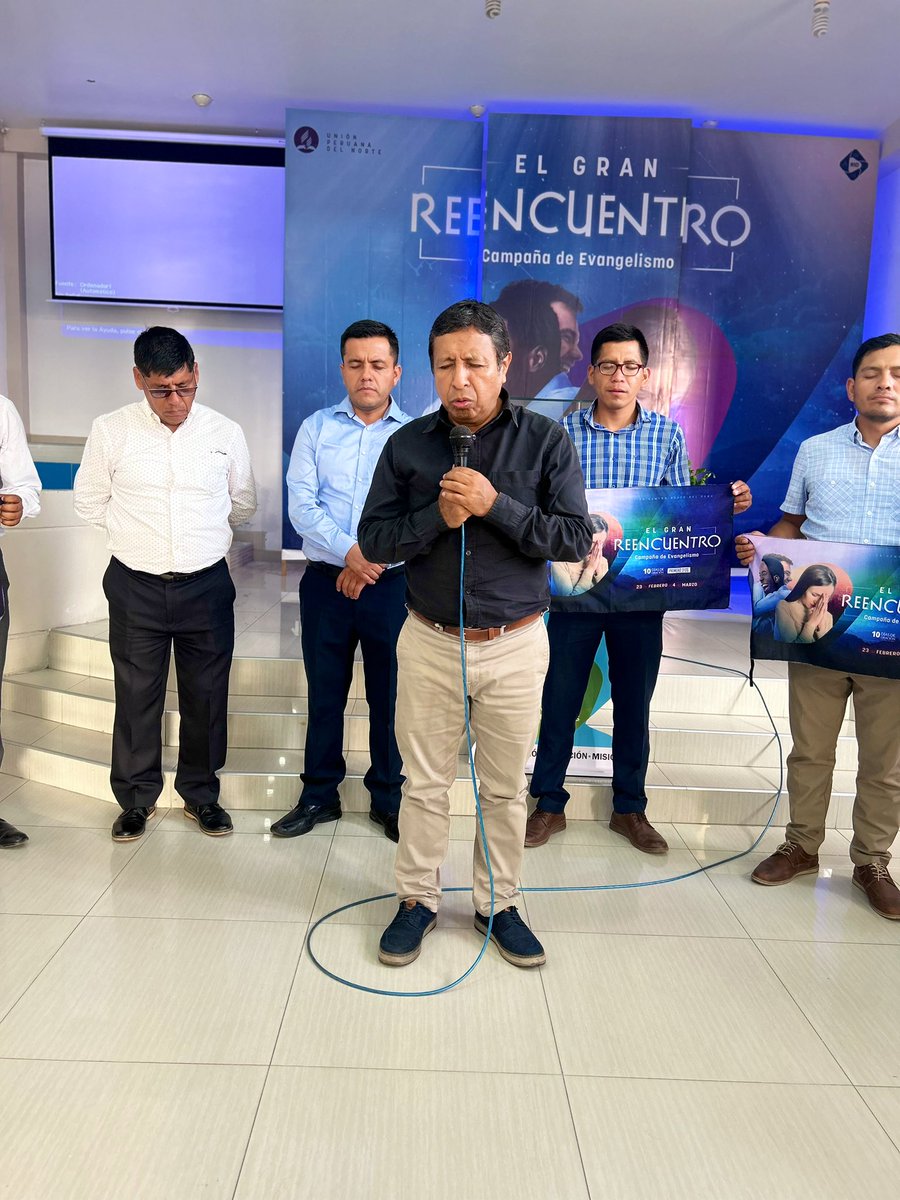 valentinosm's tweet photo. #TwitTeo 📣¡Es hoy! 🤩
Sé parte de la  Semana de Evangelismo *#Reencuentro* 🙏🏼 
➡️Las profecías revelan que muy pronto viviremos el gran reencuentro con Jesús, y  queremos que Tú seas parte de ese momento. 
⛪Te esperamos en un templo adventista 😀

 #Reencuentro #RID https://t.co/cjHRWo4y1j