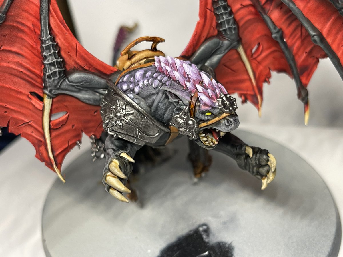 Sigmalthus's tweet photo. Work continues on the manticore #paintingwarhammer #warmongers https://t.co/ott9SfGH9Q
