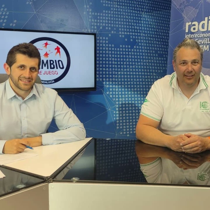 Ya puedes ver el nuevo video de Cambio de Juego ⚽ 📺 En Radio Intereconomía Sevilla! Hoy nos acompaña: 
Daniel García (Entrenador del Club Waterpolo)
Javier Reja (Piragüista Paralímpico del Club Náutico Sevilla) Te dejamos el link 
👉 youtu.be/J1KV_uz5ceM