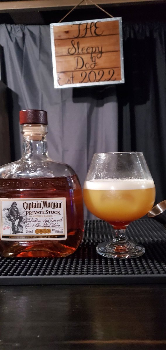 justjt419's tweet photo. Mai Tai... courtesy of Jake Froth
#FuckItsCold #WhyDidIPickOhio #KeepItDown https://t.co/CcKpTLC3ET