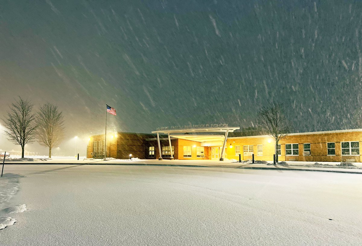 hfl6black's tweet photo. Beautiful site tonight at the school @HFLMS https://t.co/Xm37A0chu2