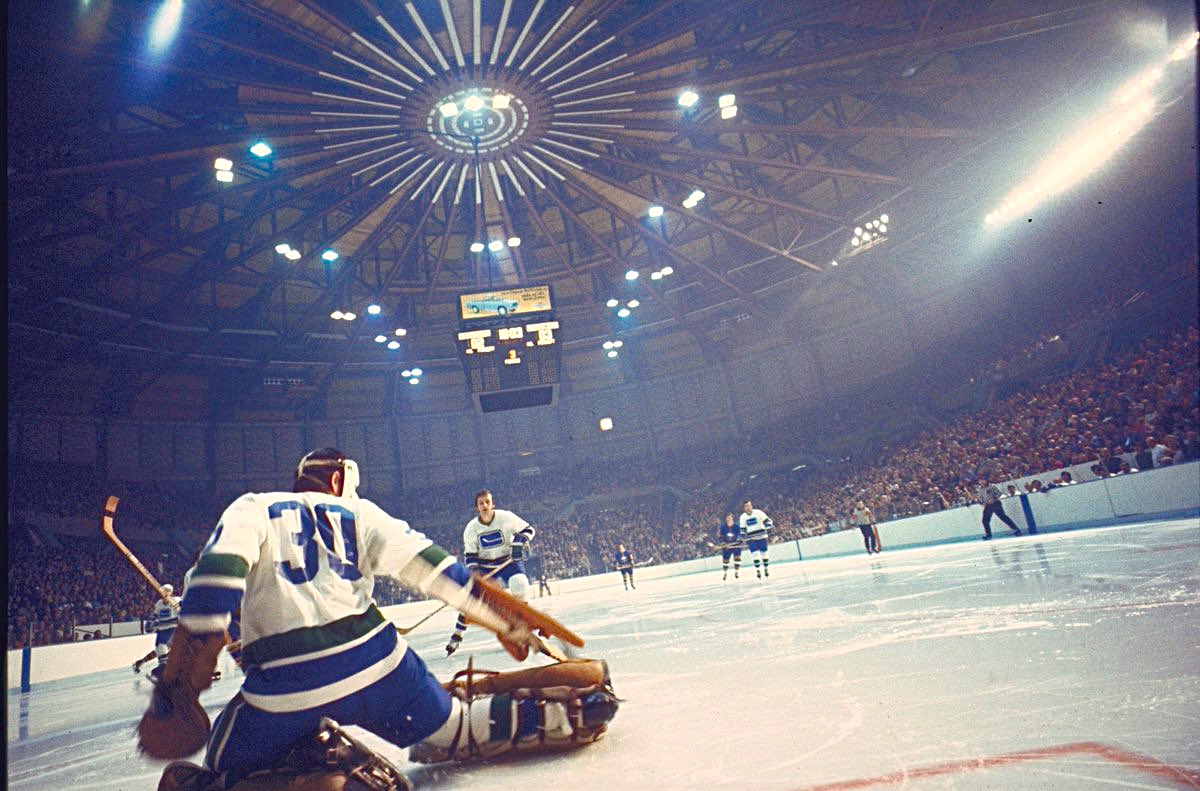 oldhockeycards's tweet photo. What building did you see your first NHL game in? What year? Who were the teams? What was the score? Mine was the Pacific Coliseum, Canucks vs. Penguins sometime in the mid '70's.. 7-4 Canucks.. https://t.co/qn1ujlY4yx