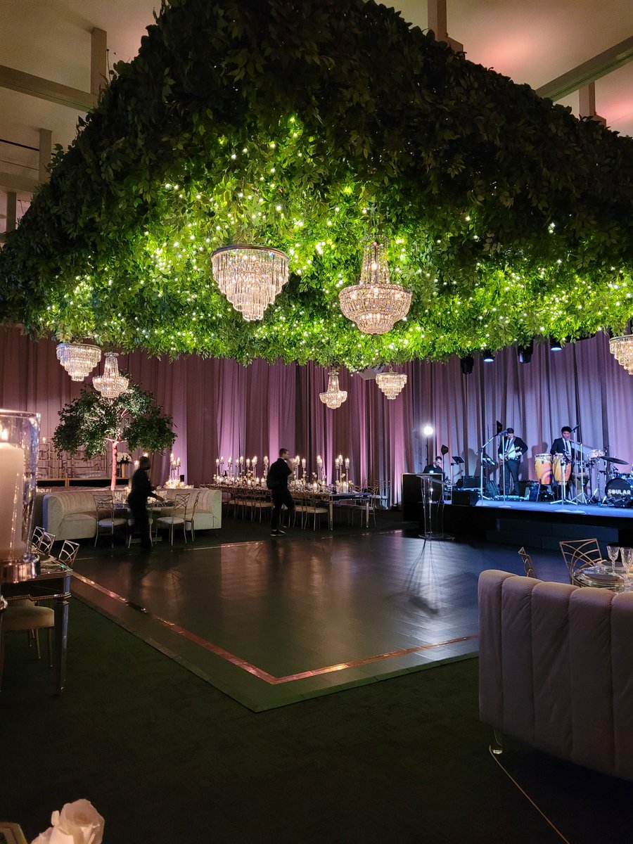 WeddingJennifer's tweet photo. Something pretty to look at in your feed....@AGOeventsteam @agotoronto #wedding #artgallery #weddingideas https://t.co/9I8OVkGIgv