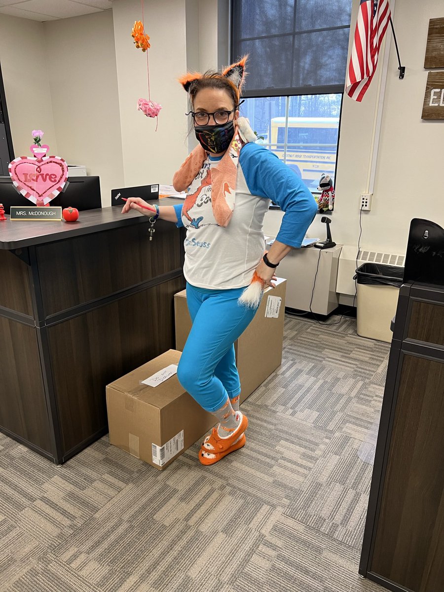 MartinezReading's tweet photo. We kicked off Read Across America week today with Fox in Socks Crazy Sock Day! @CherryLaneES @CherryLanePTA https://t.co/s55SWn66AK