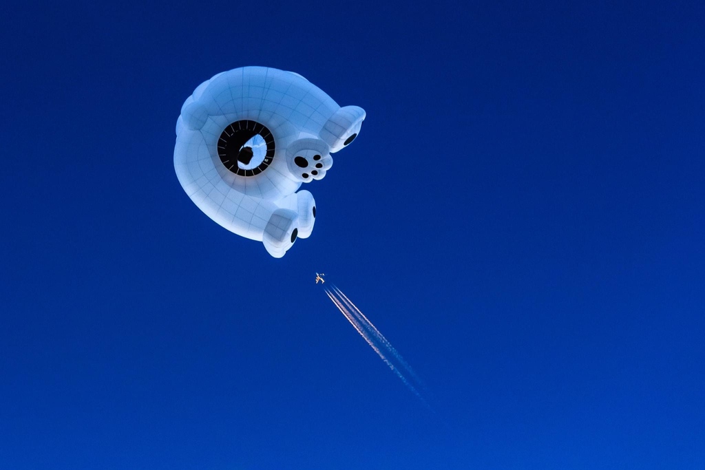 njballoonfest's tweet photo. Happy international polar bear day! 🐻❄️🐾
This gorgeous lightweight Special Shape has been flying the world since 2018🥰 🌎
#kubicekballoons #kubicek #itstimetofly #kubicekfactory #babypolarbear #lightweight #specialshape #InternationalPolarBearDay https://t.co/O8INDvfYD3