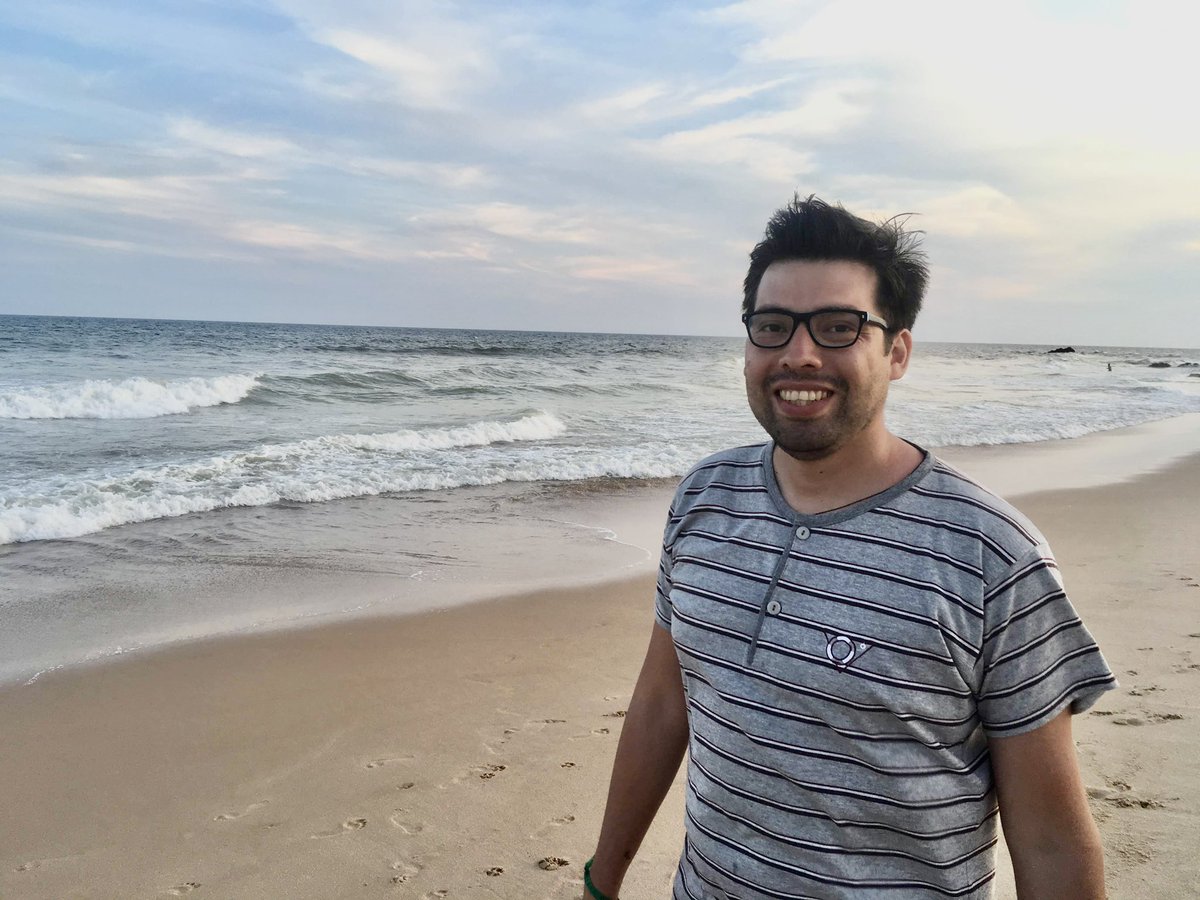 El es mi esposo Moisés, el amor de mi vida. 
En enero de este 2023 fue diagnosticado con leucemia aguda mieloide.