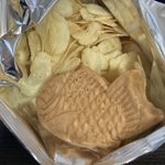 和風なのかも？!たい焼き入りのフィッシュアンドチップス!