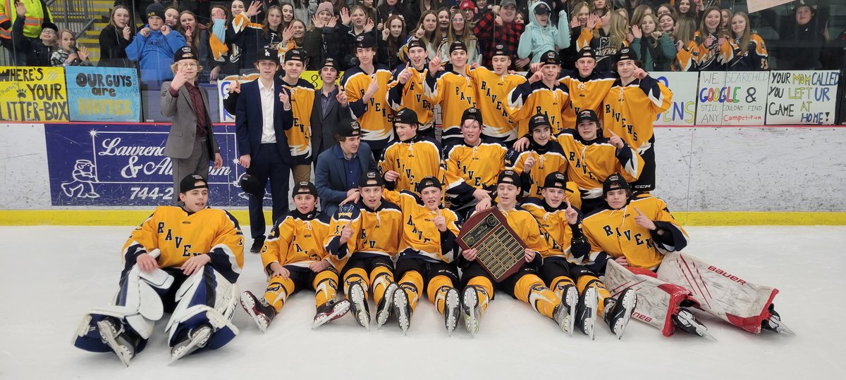 RavensHockeyInv's tweet photo. @FRJHschool Ravens won the Shield! https://t.co/29bPhqsxOS