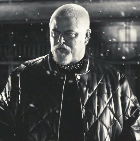 I completely forgot #NickOfferman was in this!! #sincity