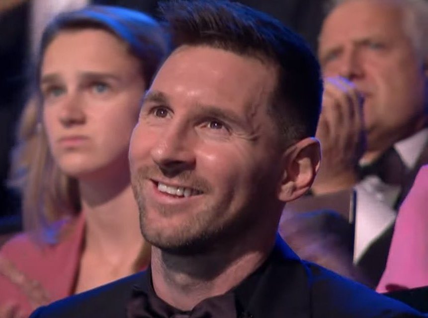 capturebizarre's tweet image. 