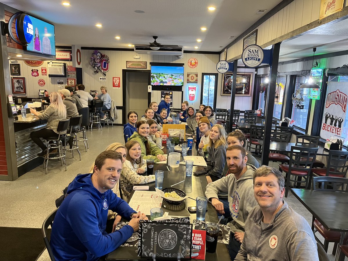 MHSLadyMonarchs's tweet photo. Shout out to @Fundraising_U / Brent Maxwell and Buckeye Family Pizzeria for providing our girls with a team meal this evening as we get ready for our Regional Semifinal game tomorrow. Thank you!!  
#Family https://t.co/NgtbXAqYeP
