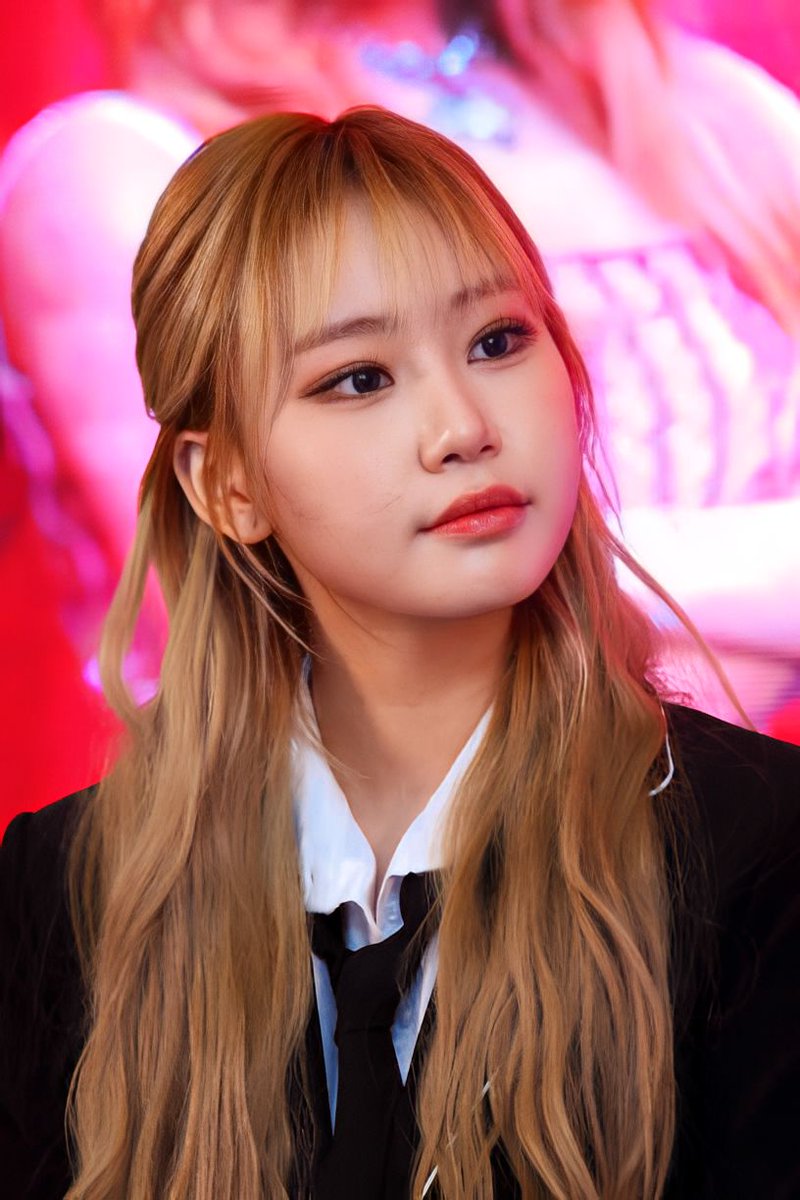 picslapillus's tweet photo. she's more gorgeous with her bangs!!

#Bessie #Lapillus #라필루스 @offclLapillus https://t.co/s4SZWddXao