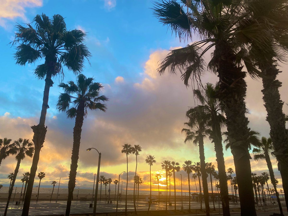 KaraDitzel's tweet photo. Stunning way to end a great day at #PACnet23 https://t.co/LvpqqnelGK