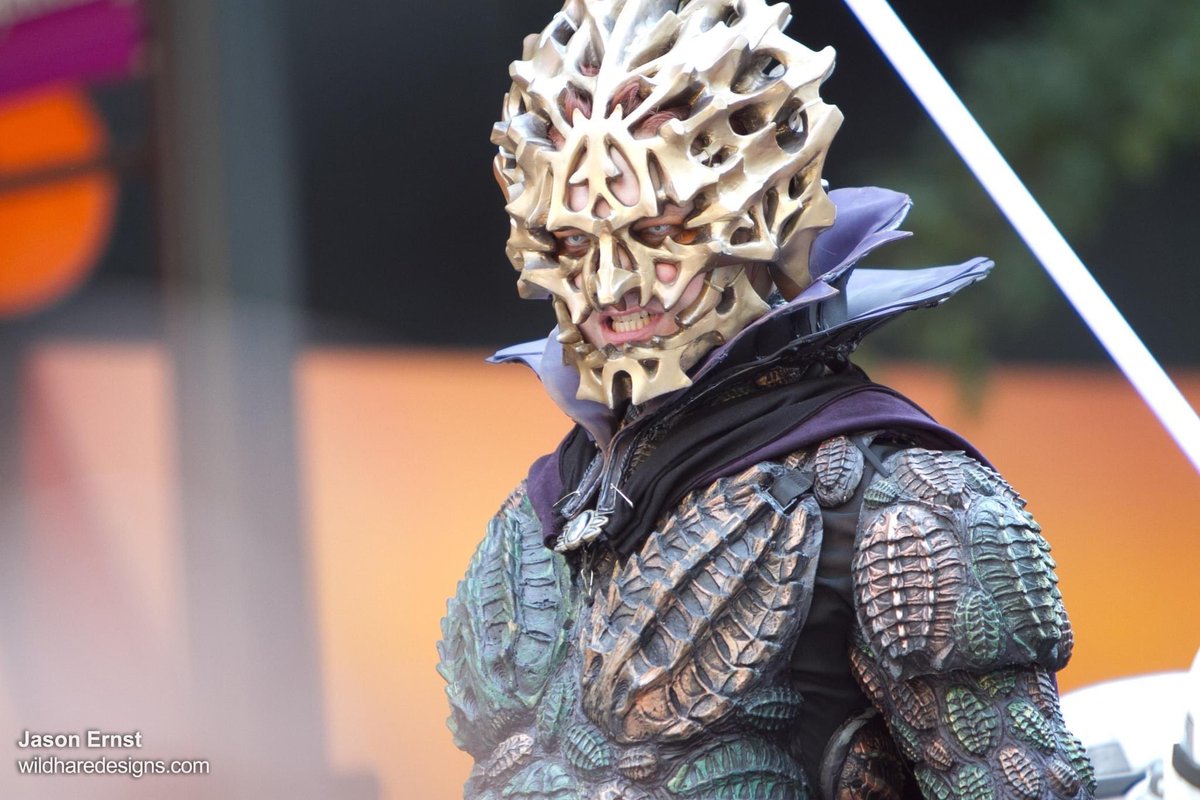 Darth Bane, Sith’ari
costume hand sculpted and designed by Thomas Spanos

2011 Dragon*Con Parade
Photography by Jason Ernst
#DarthBane #Sithari #OrbaliskArmor