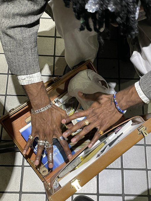 real &ldquo;i&rsquo;m not a weird pedophile&rdquo; reaction to being caught carrying two murakami books https://t.co/3