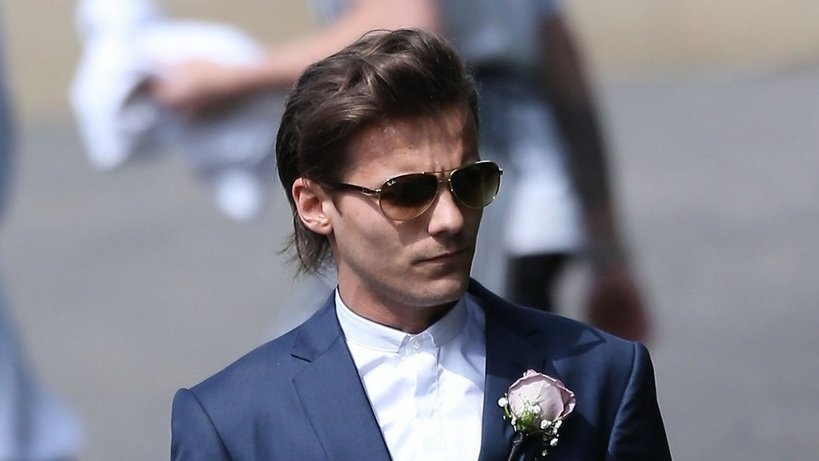 louisrepeat tweet picture