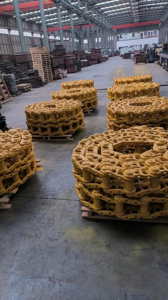 ShirleyFu19's tweet photo. Quality Lubricated D6C D6D D60 D65 D6R D6H Chains with 4000 hours or 2 years warranty time. Please contact with me for pricing or more information. WA: +8613215072933 https://t.co/gwNQZmhLh0