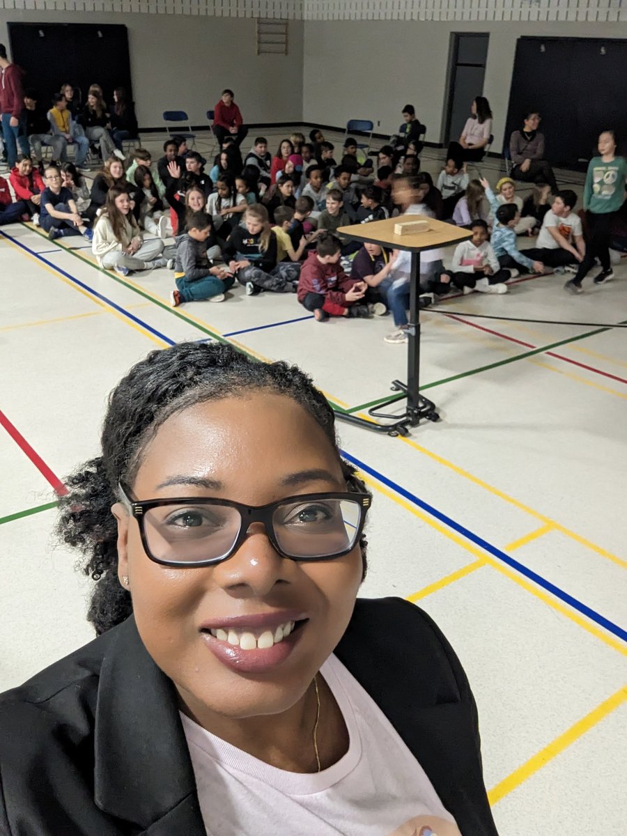 Thank you @HRosaryWaterloo for the invitation to speak to the students today. I had a whole speech prepped but went off script because of the engagement from these students. My ❤️ is full. This is the future. Key message today, have a vision and goal and never give up on it!