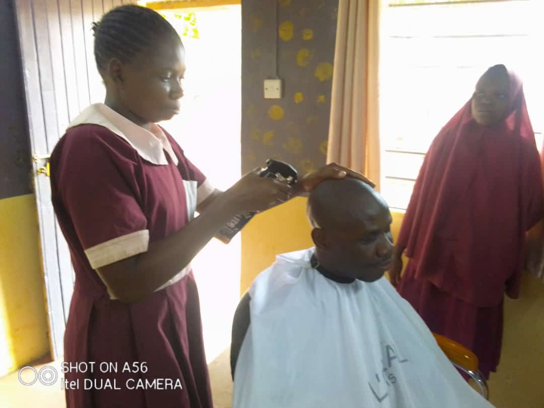 TOA_KENYA's tweet photo. @BadiBuddy_Ke @ytherachege Special schools are havens for children living with disabilities to gain skills to be independent and productive members of societies like this girl barber. Let's support such institutions in our counties.
#seemyability https://t.co/LesomVoR8g