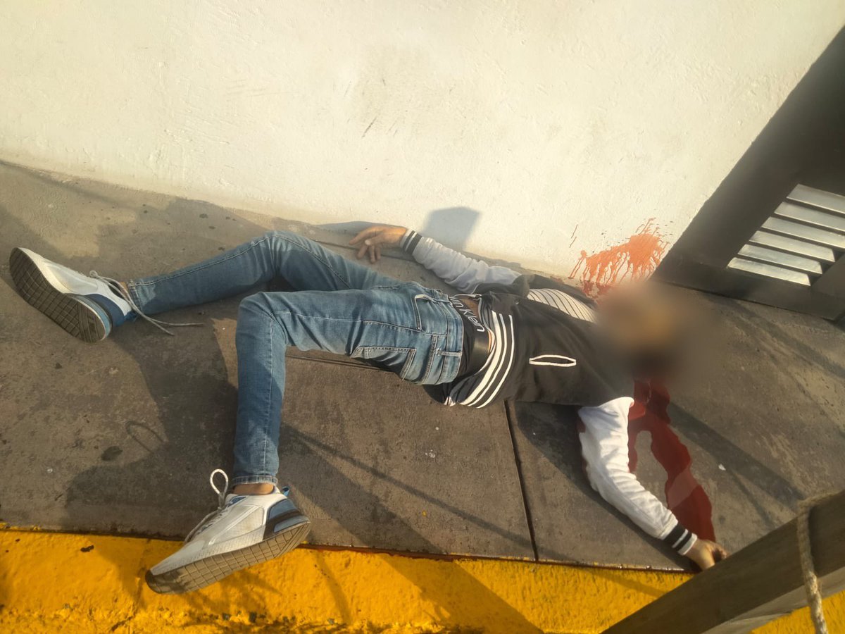 CI_CDMX's tweet photo. #EstaTarde || Muere persona tras desatarse balacera en #MiguelHidalgo y #Bienestar, Col. #SanMiguelAjusco, #Tlalpan, una camioneta de valores está involucrada, se desconoce si se trato de un posible asalto.

Ya laboraron los Servicios Periciales 

🎥 @ItsMonseOrtiz https://t.co/lV2Rb9sZZB