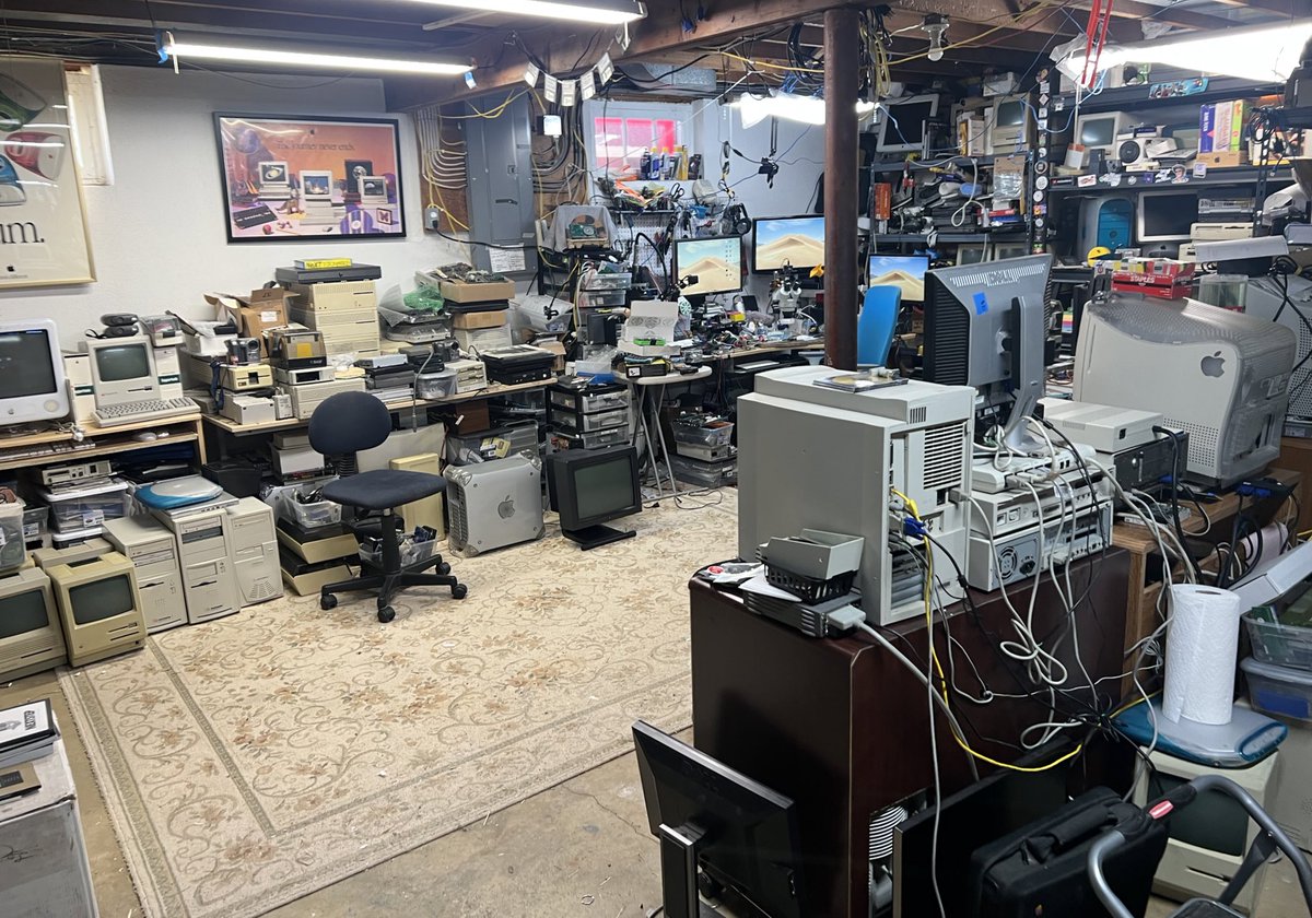 Mac84tv's tweet image. You just gotta stack it all carefully!
#IDontHaveAProblem 😬