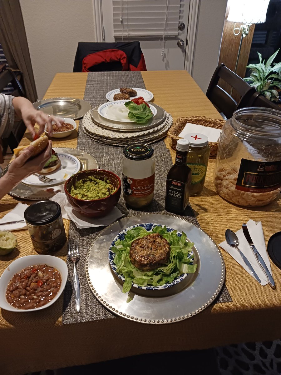 artgarcia_pmp's tweet photo. Back to #lowcarb for dinner. Found these @HEB pompano & cheddar burgers do broiled 'em up. Served mine over green salad with spicy #FicklePickle pickles. 😋 https://t.co/8iDjqUQbeE