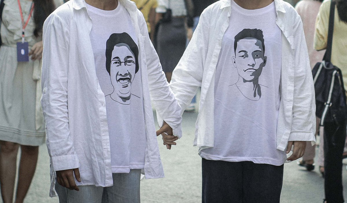 yrfmmofficial's tweet photo. Comrades from Yangon Revolution Force - YRF Held a Remembrance Activity By Wearing Shirts Attached With Pictures of The First (4) Fallen Heroes in Yangon During the Spring Revolution.

#WhatsHappeningInMyanmar 
#yangonrevolutionforce 
#MyanmarSpringRevolution https://t.co/XOW1uIURCH