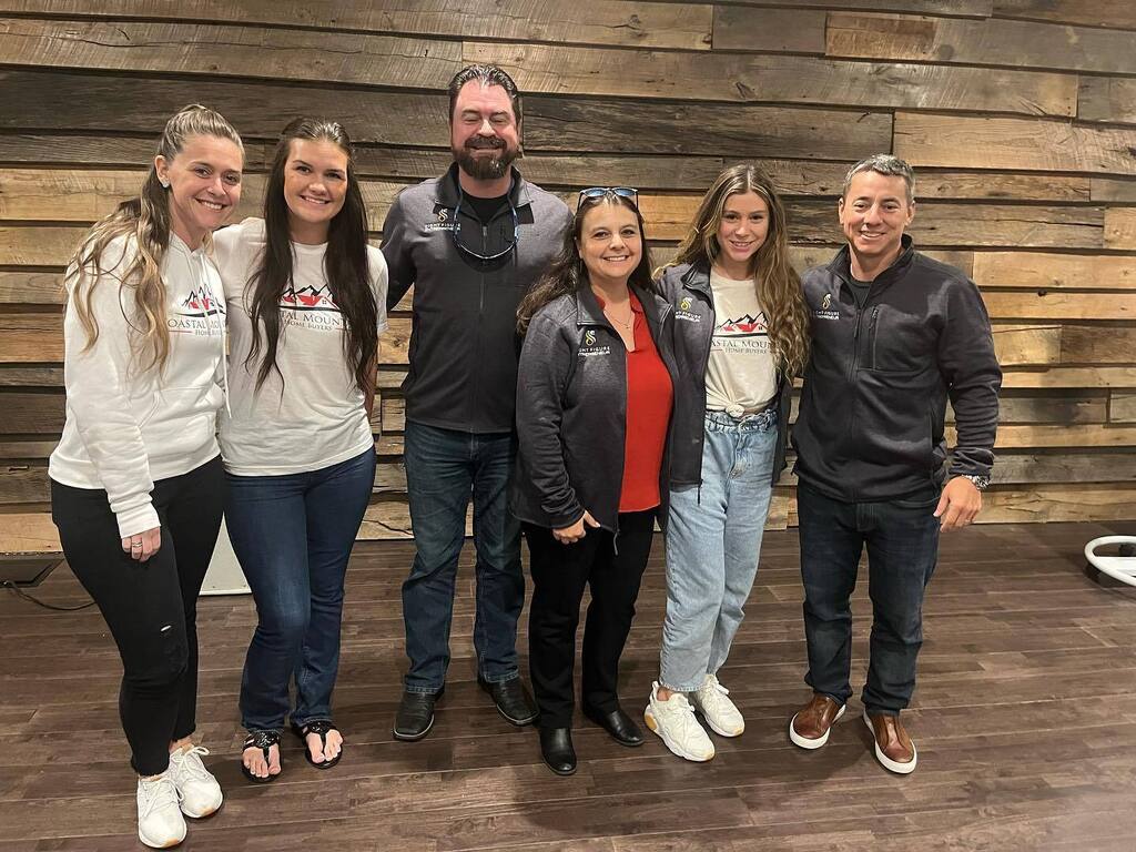 endlessadventu's tweet photo. Had an awesome time in Nashville with some of my team at @coastalmountainhb  learning about social media marketing! https://t.co/r4Sw6Md54M https://t.co/ebbVEDs3XC