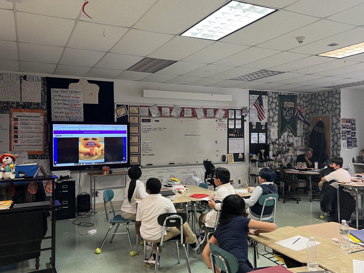 RPCS369's tweet photo. RPCS MaskReaders! Students &amp; Staff need to vote on who is behind the Mask 🎭 ⁦@Gerald_Fitzhugh⁩ ⁦@debraprinc⁩ ⁦@Guerra_S83⁩ ⁦@ops_district⁩ https://t.co/fdAcevBMTG