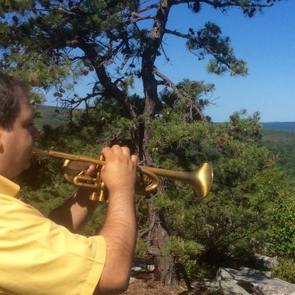 jamesknabe's tweet photo. We love visiting the Northeast &amp; connecting with people &amp; developing friendships. Sharing with each other what makes us tick &amp; the things that are most important to us. I enjoy sharing music as it is a platform to discuss issues of faith. In New York State (upstate from NYC) https://t.co/MzXDxnZdKh