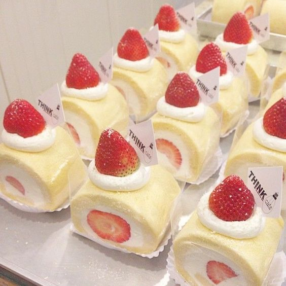 etherealdior's tweet photo. strawberry treats 🍓 https://t.co/lk0qnNdATk