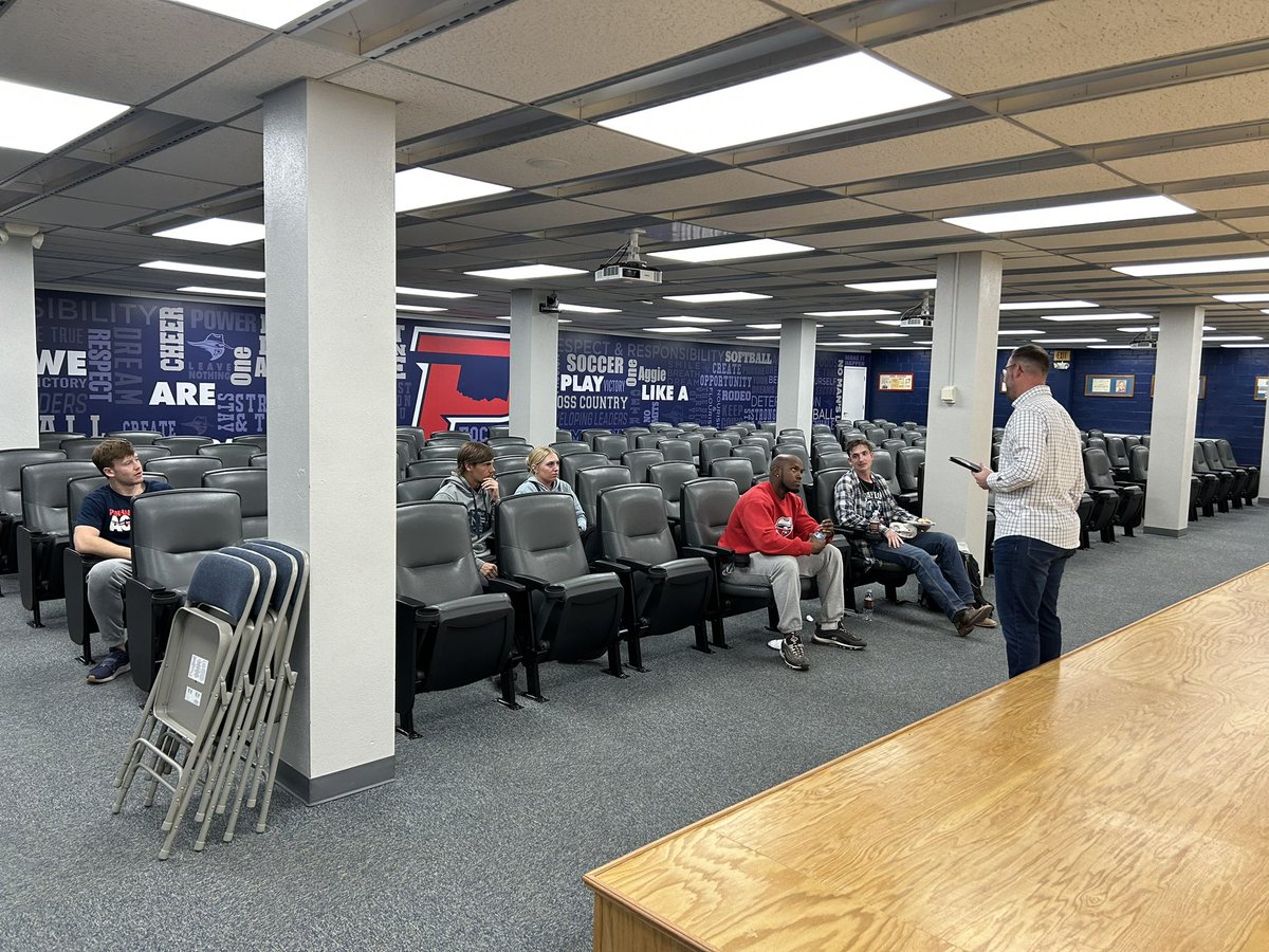 OpsuFca's tweet photo. Thank you Tyler Prater from Fellowship Baptist church in liberal Kansas for coming and giving us a great message tonight! Always great to come together for fellowship! https://t.co/5nQkGGwpyx
