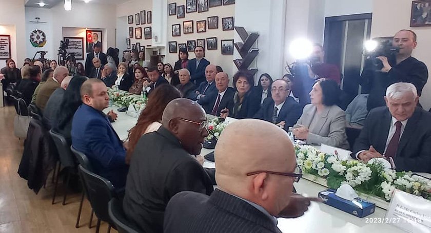 OnFireCuba's tweet photo. Salvador Valdés Mesa, Vicepresidente de Cuba,comenzó hoy en la Universidad de Lenguas de Bakú, Azerbaiyán, su agenda de trabajo en ese país asiático, cuya principal actividad será la Cumbre del Grupo de Contacto del Movimiento de Países No Alineados (MNOAL) https://t.co/xrhs4TYE8c