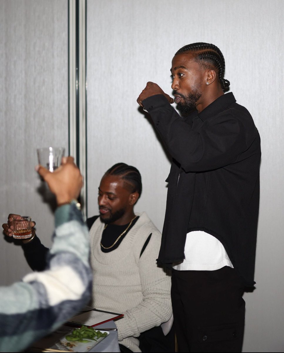 TyrodTaylor's tweet photo. A special night deserves a special toast! No better way to cap off such an awesome weekend celebrating the launch of #WelcomeToDIALLO then vibes with my friends @GrandMarnierUSA . #Ad 21+. 🪶 https://t.co/q0Mpb5UIsG